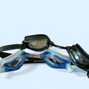 🆕 🏊‍♂️ Nike Black and Blue Swim Goggles (2)